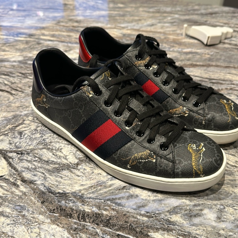 GUCCI ACE  GG SUPREME TIGERS SNEAKER - GUCCI SIZE 7.5